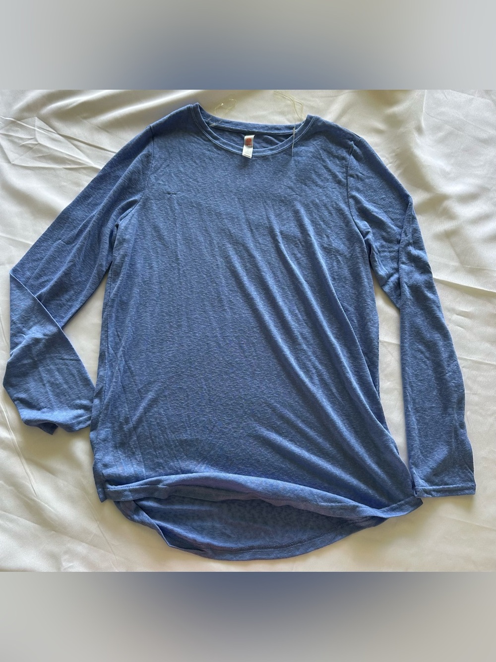 Women’s Blue Long-Sleeve Crewneck Shirt